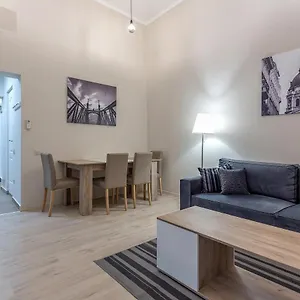 Апартаменты Goldcentral Akacfa-next To Mazel Tov-brilliant Location, Будапешт